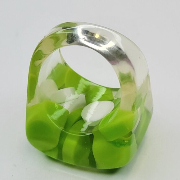 Vintage Lucite Statement Ring with Embedded Green & White Pills - Picture 6 of 11